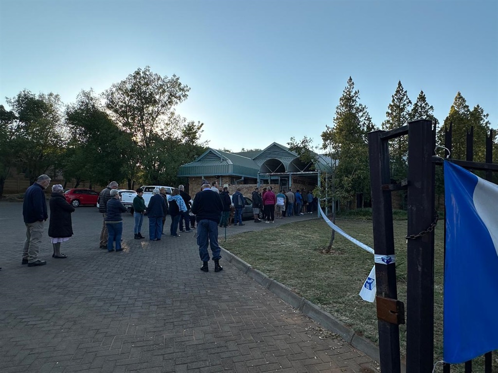 From the break of dawn on Wednesday, Bloemfontein residents showed up in their numbers to cast their votes. (Iavan Pijoos/News24)