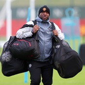 Benni leaves door open for Kaizer Chiefs hot seat with Man United contract set to expire