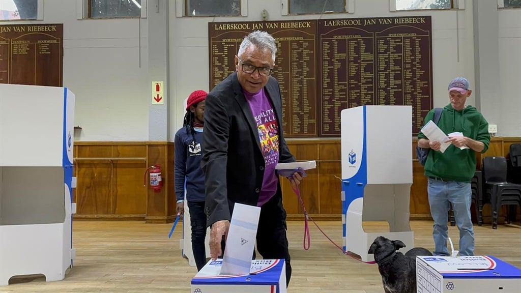 Independent candidate Zacky Ahmat voted