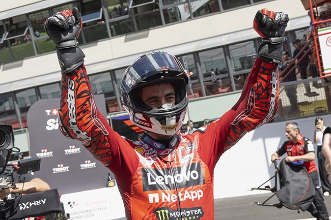 Bagnaia ha ottenuto la terza pole position consecutiva nel Campionato italiano MotoGP, mentre Binder di SA è arrivato 10°