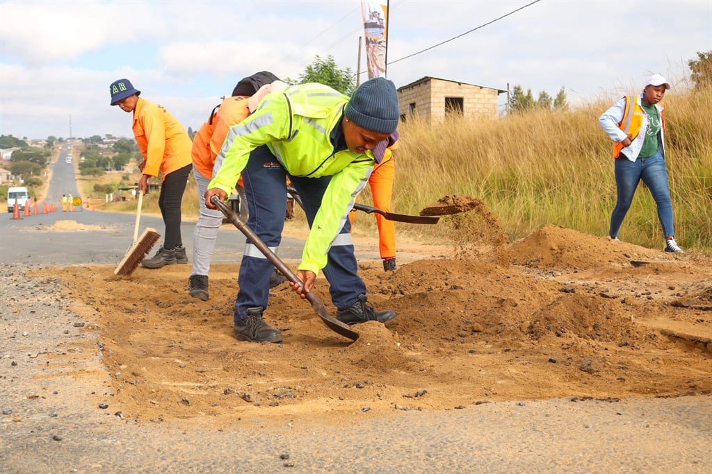 R364m investment in road infrastructure empowers local businesses in Mpumalanga | News24