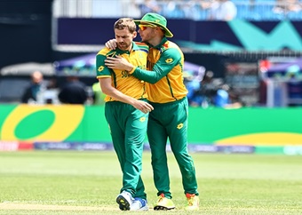 Four-star Nortje leads SA's World Cup charge as tough pitch raises eyebrows