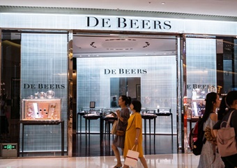 De Beers ditches man-made diamonds as it looks beyond Anglo
