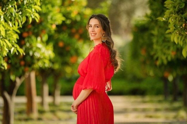 Princess Rajwa of Jordan celebrates anniversary with maternity shoot