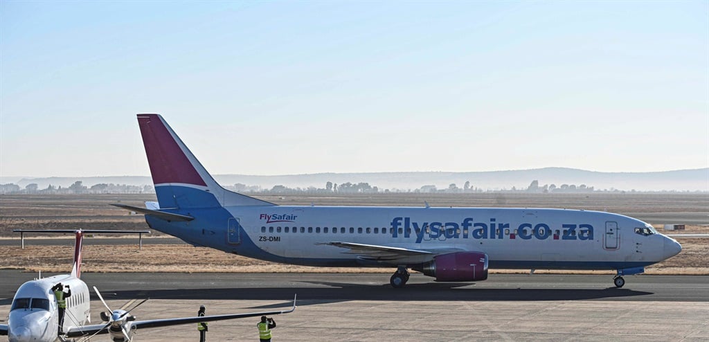 A FlySafair flight to Johannesburg was grounded at Cape Town International Airport after a bomb threat.
(Mlungisi Louw/Volksblad/Gallo Images)