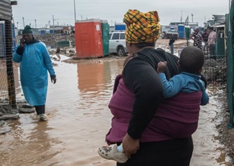 Cape Town floods: 9 000 people to get aid as tally of victims climbs 'by the hundreds every hour'