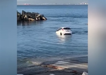 WATCH | That sinking feeling: Narrow escape as car slides into the sea at Cape Town boat club
