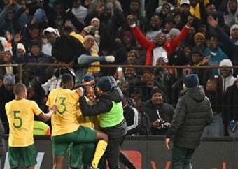 Brilliant Bloemfontein crowd and buzzing Bafana Bafana serve up a treat to demolish Zimbabwe