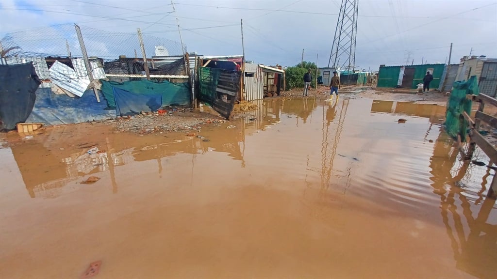 News24 | WATCH | Cape of storms: Flooded roads and houses in 70 neighbourhoods, 7 000 structures affected