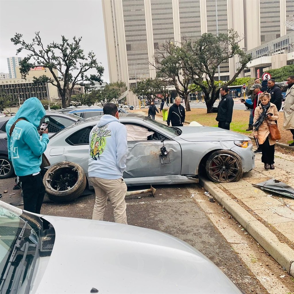 News24 | WATCH | 'I saw a car flying': BMW motorist smashes into parked vehicles in Cape Town 