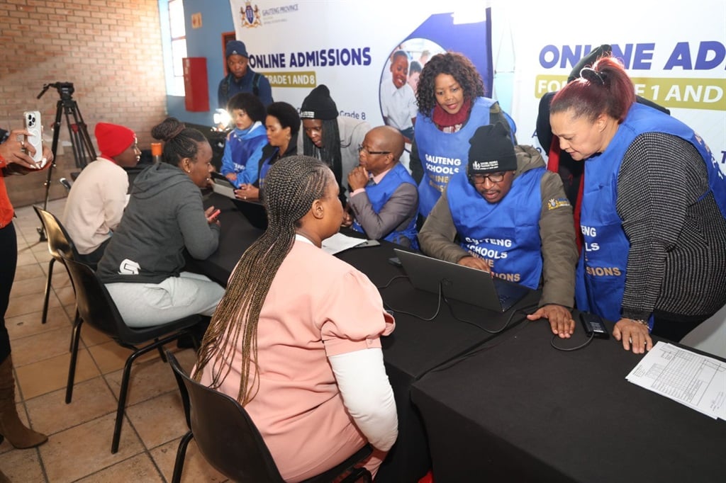 Diepsloot parents kick off 2025 Gauteng online applications | City Press