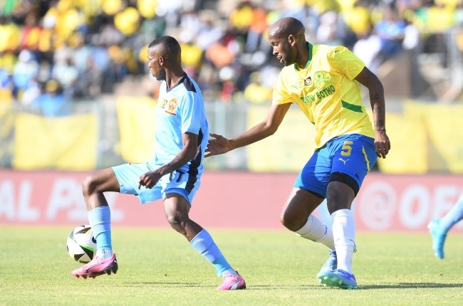 Mamelodi Sundowns laboured to a 1-0 win over Polokwane City, in a frustrating encounter where Mosa Lebusa, who is struggling to deal with Bonginkosi Dlamini, was forced in goal when Denis Onyango was sent off with seven minutes remaining. (Lefty Shivambu/Gallo Images) 