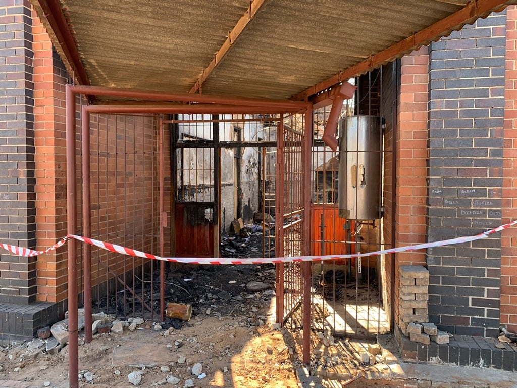 News24 | Parents protest over overcrowding, poor infrastructure, rotational classes at Soweto school