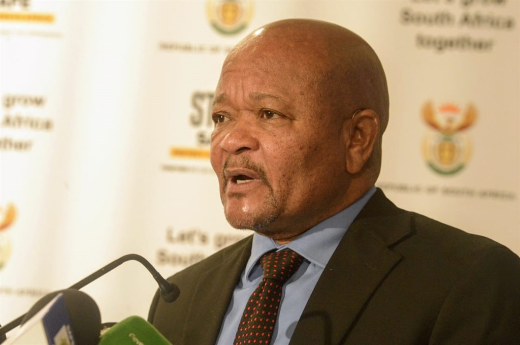 Mchunu: Cops must recover lost guns! | Daily Sun