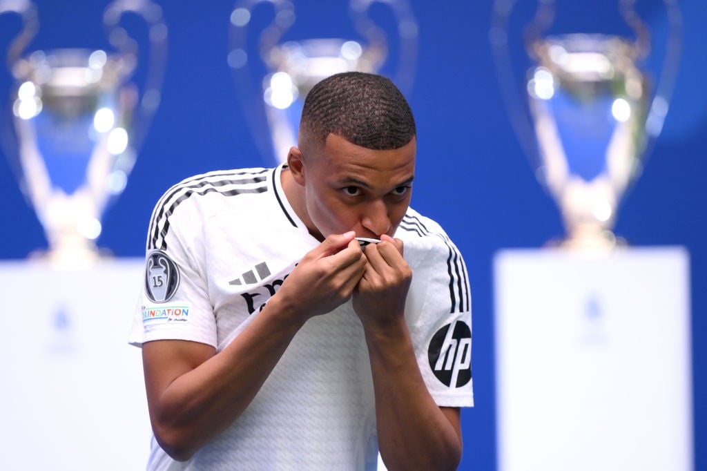 Sport | WATCH | 'Wow!': Mbappe overwhelmed but ready as 80 000 Real Madrid fans welcome French star