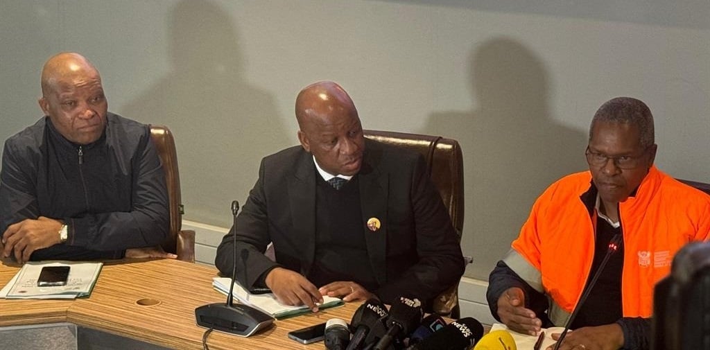 News24 | Cogta Minister Hlabisa, provincial officials assess KZN fire damage estimated to cost R90 million