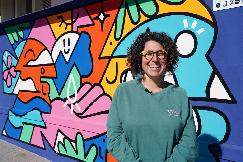 News24 | WATCH | A splash of colour: Talented artists transform Sea Point Promenade into own canvas