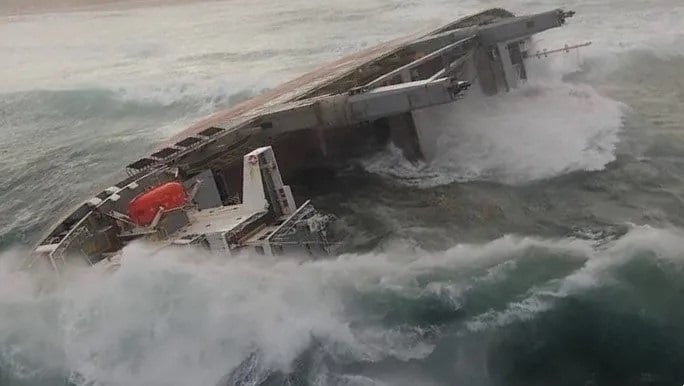 News24 | Wrecked cargo ship off SA coast breaks into four, crews rush to contain oil spill