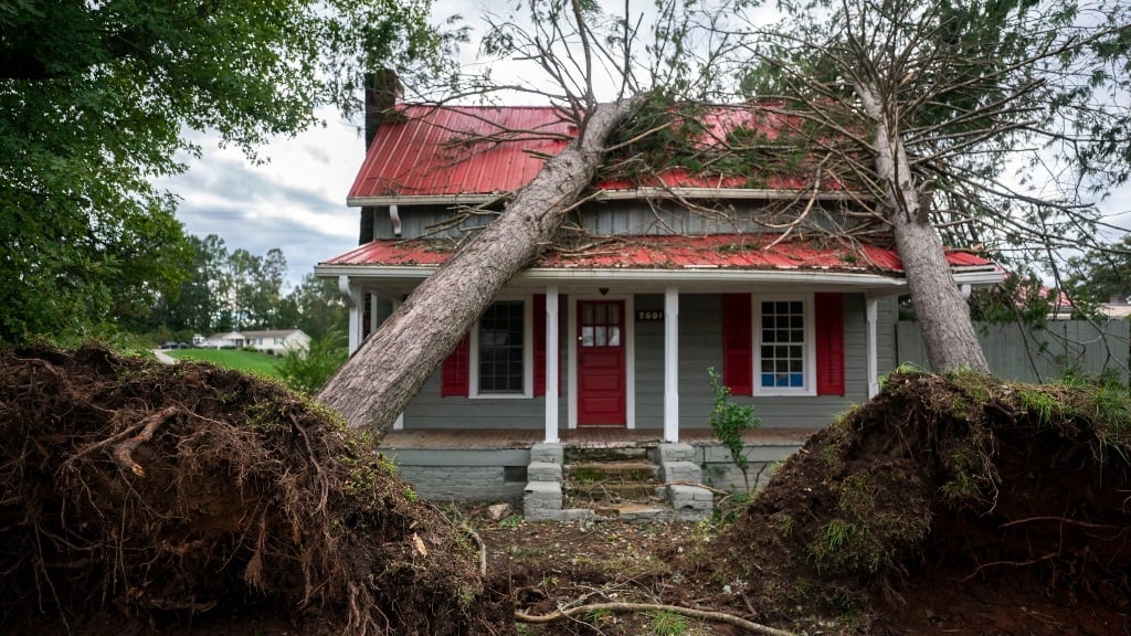 Noticias24 | ‘Simplemente todo se volvió negro’: aumenta el número de muertos en Estados Unidos por la tormenta Helene, Carolina del Norte se tambalea