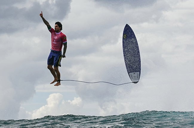 Sport | SEE | The perfect surfing photograph that has gone viral at Paris Olympics