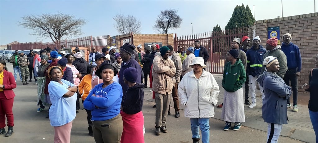 Angry parents at Matsediso Primary School in Katle