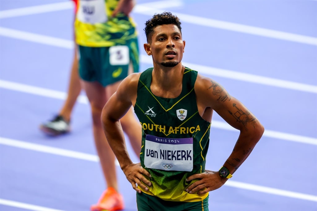  Team SA's Wayde van Niekerk in the immediate aftermath of finishing third in his Olympic 200m heat and qualifying for the semis at the Stade de France in Paris. (Roger Sedres/Gallo Images)