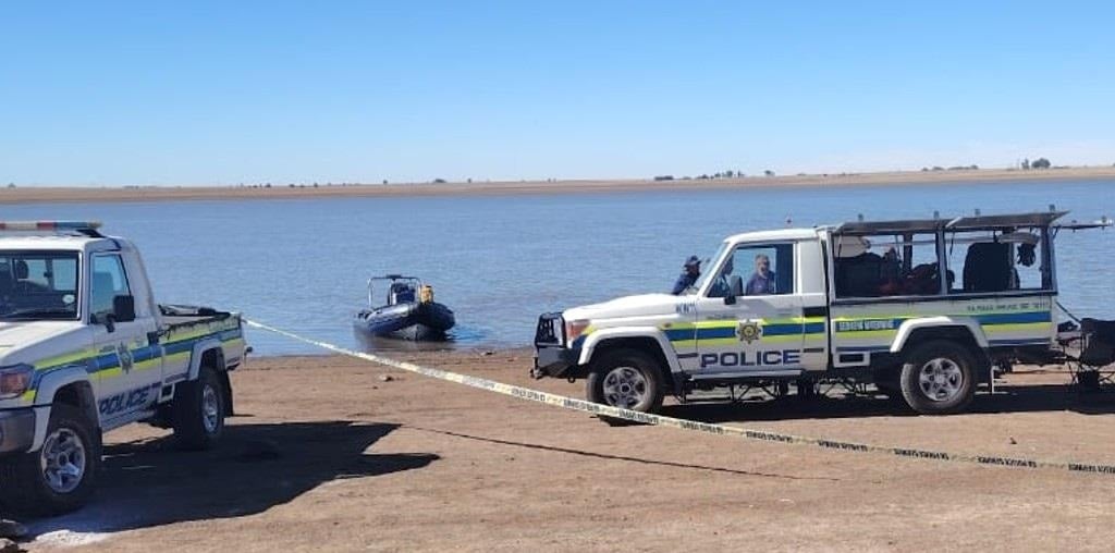 Police divers searching for a missing high school boy presumed drowned. (Ntwaagae Seleka/News24)