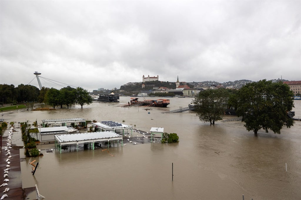 The banks of River Danube overflows as water levels continue to rise in Bratislava, Slovakia, on 16 September 2024. (Tomas Benedikovic / AFP)