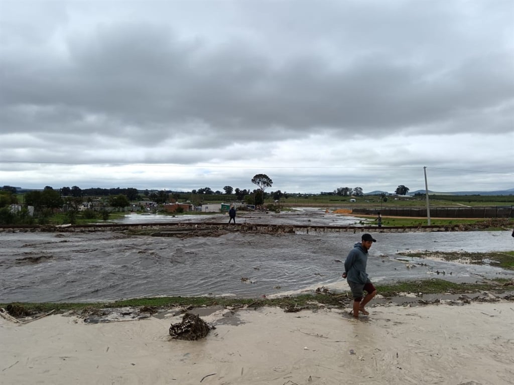 News24 | WATCH | Residents allowed to return home after flash flood in the Swartland