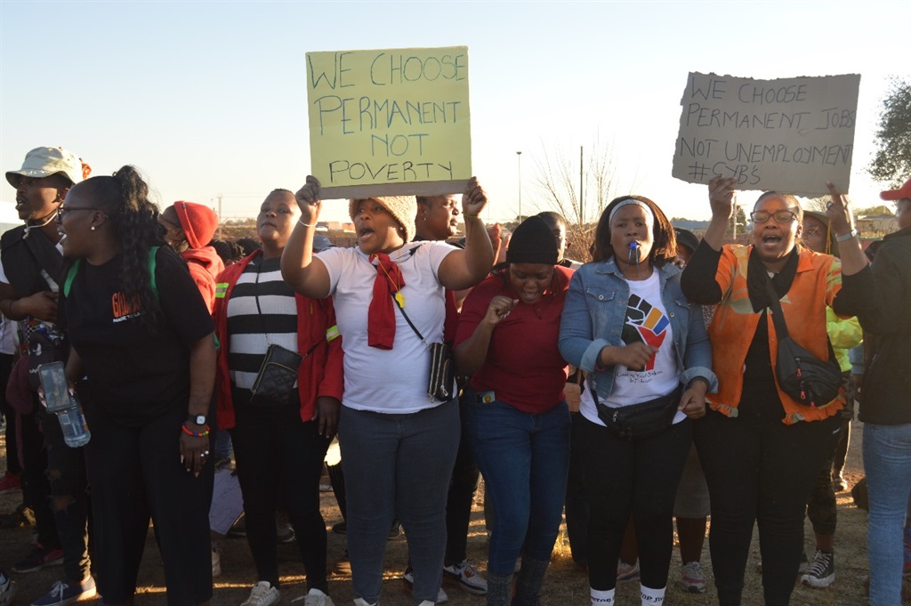 Ex-assistant teachers: Panyaza betrayed us!   | Daily Sun