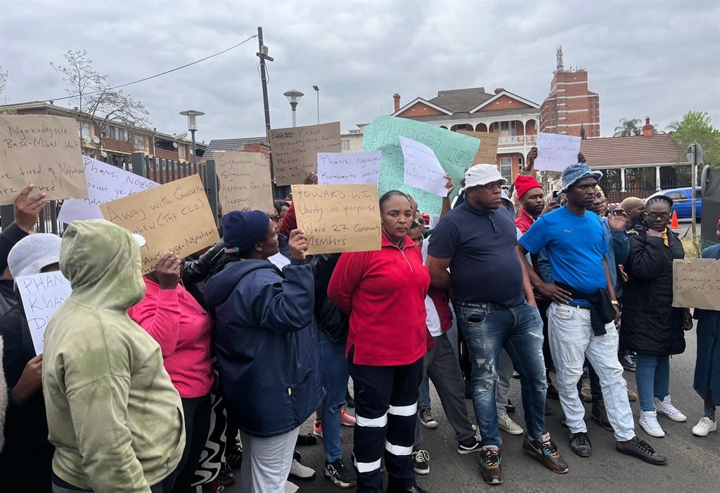 A group of angry protesters stormed the Thembalethu Heritage Building site in Pietermaritzburg. (Sakhiseni Nxumalo/News24)