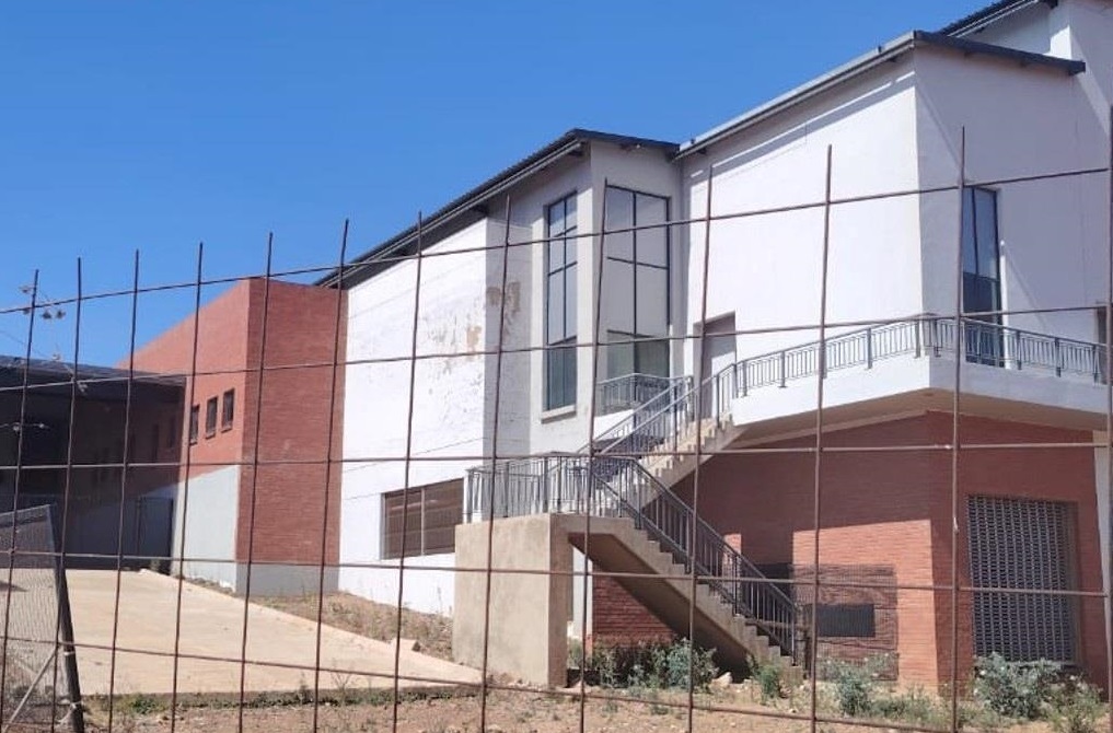 Mohlakeng Community Health Care centre reportedly abandoned after construction mafia demands. (Ntwaagae Seleka/News24)