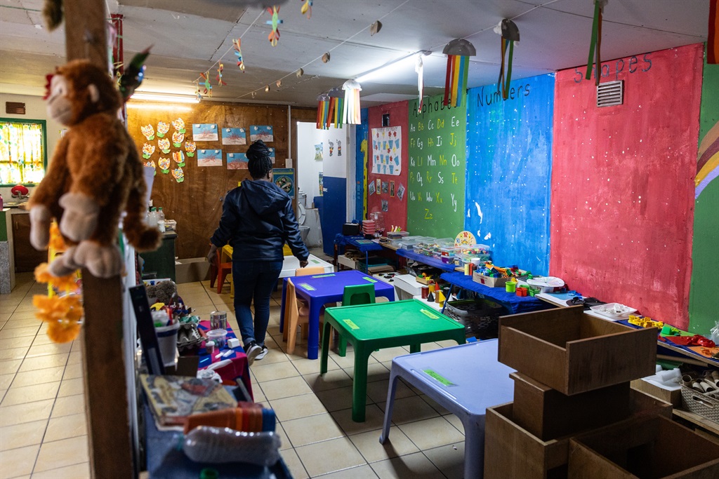 The Little Paradise crèche in Flamingo Heights car