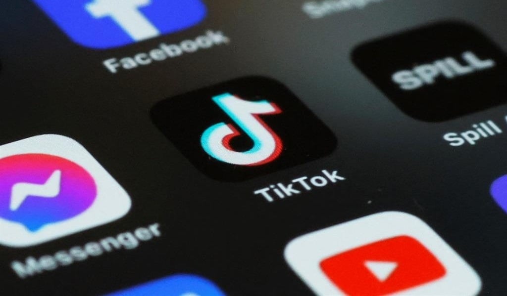 ‘Hallo k*****’: Upington pupil repeatedly uses k-word, n-word during TikTok live chat | News24