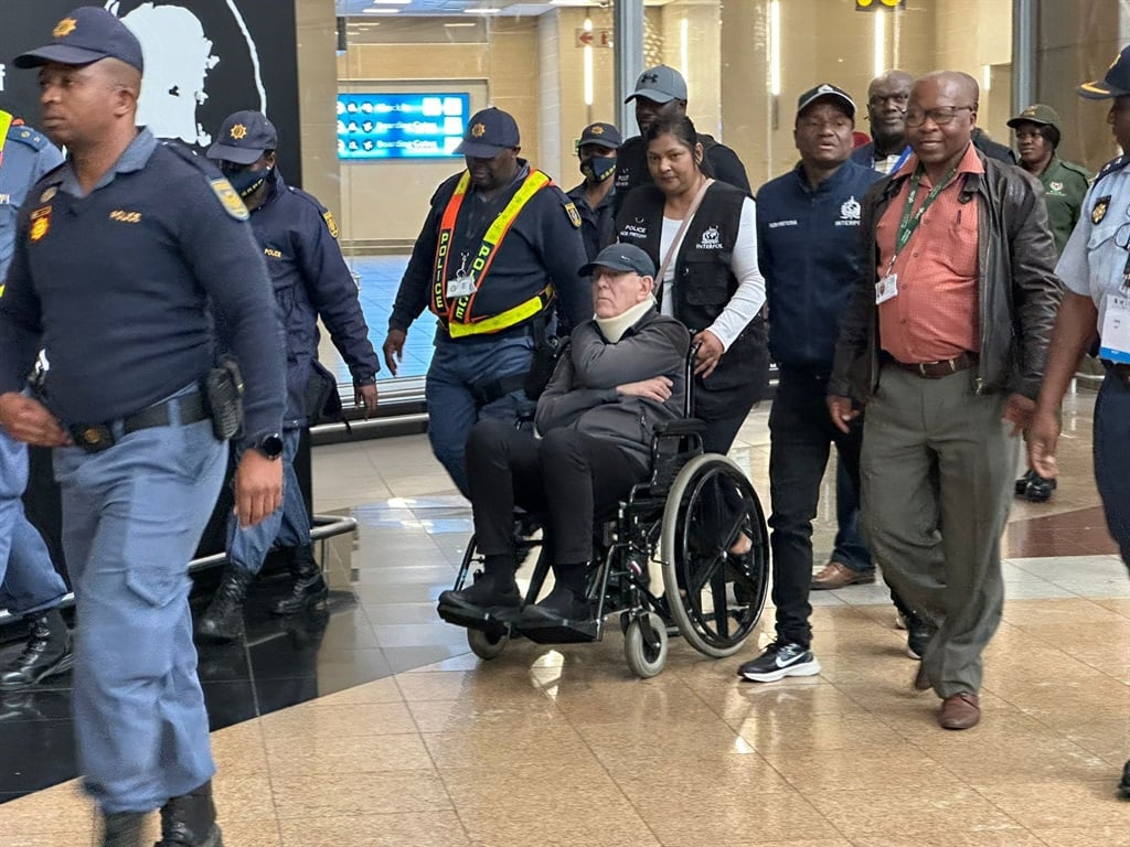 Michael Lomas touches down at OR Tambo International Airport. (Iavan Pijoos/News24)