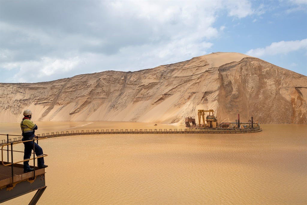 A worker overlooks a mineral sands mining operation at Richards Bay Minerals. (Supplied/ Rio Tinto)