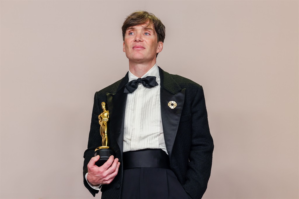 Irish actor Cillian Murphy with his Oscar while posing for photos in the press room after winning the Oscar for Best Actor in a Leading Role for Oppenheimer, in the deadline room at the 96th Annual Academy Awards at the Dolby Theatre at Hollywood & Highland Center in Hollywood, CA, Sunday, 10 March 2024. (Dania Maxwell/Los Angeles Times via Getty Images)