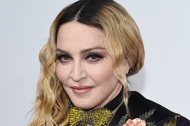 Madonna berpose dengan keenam anaknya dalam foto langka