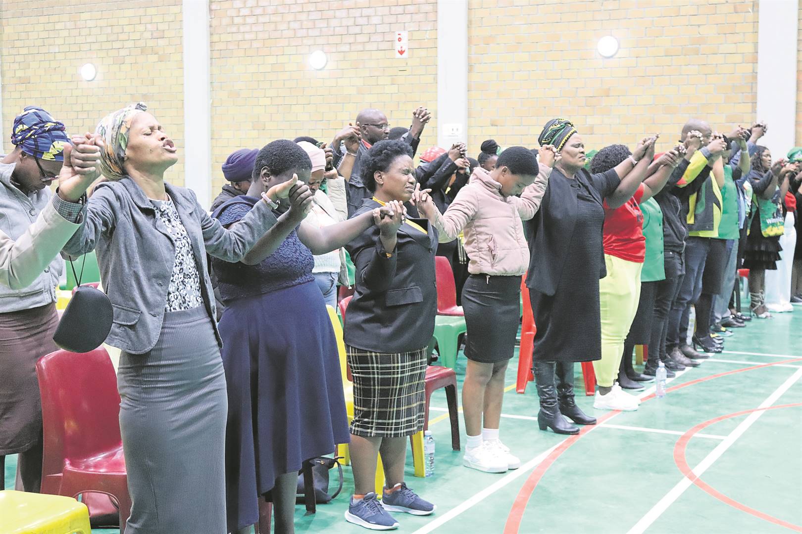 Congregants from various churches and political organisations united in prayer on Saturday 27 April to ask for peaceful elections amid mounting fears in society. Read more on page 5. PHOTO: UNATHI OBOSE