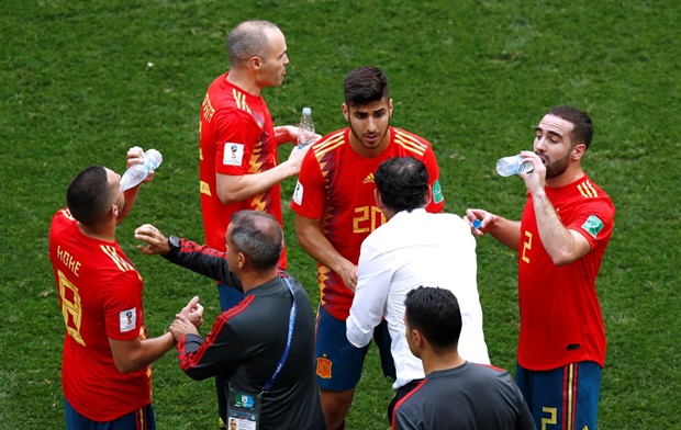 <p><strong>106' Spain 1-1 Russia</strong><br /></p><p>We're back underway in the second period of extra-time.</p><p></p>