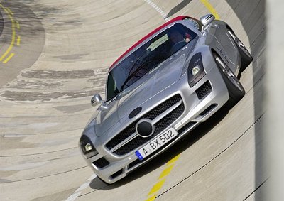 ANY DAY NOW: Mercedes-Benz has released images of its yet-to-be-released SLS AMG Roadster undergoing testing. <a href="http://preview.wheels24.co.za/Galleries/Image/Mercedes/Mercedes%20SLS%20Cabrio%20%28Spy%29"> Gallery</a>