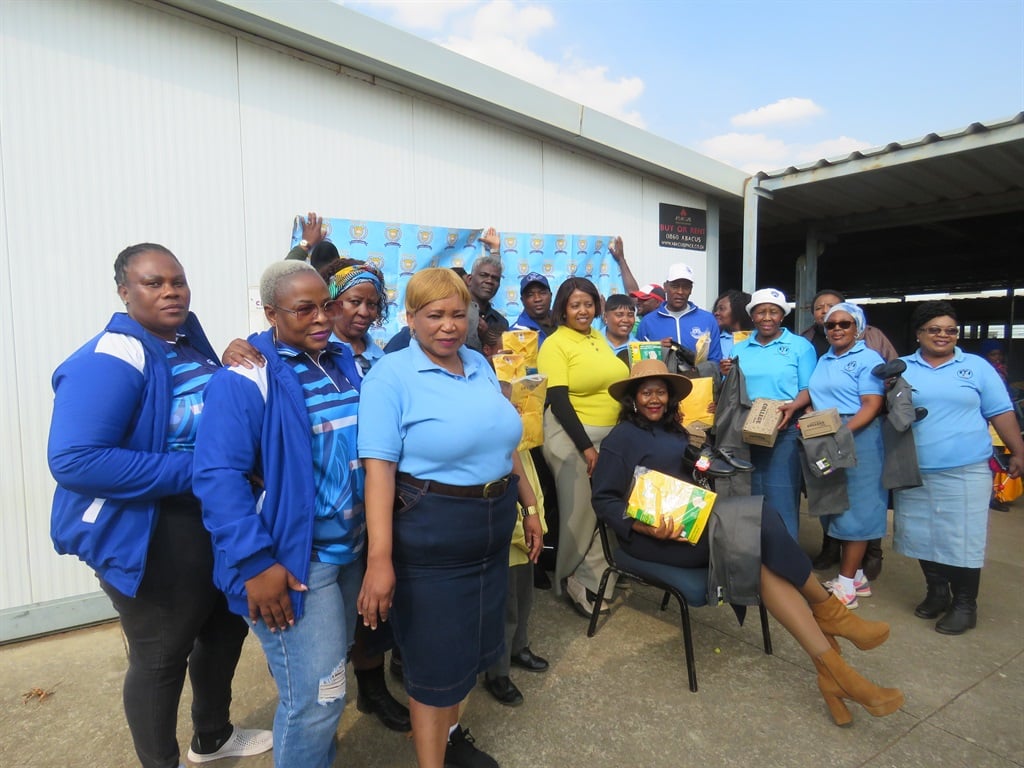 Taxi bosses put smiles on pupils faces!
