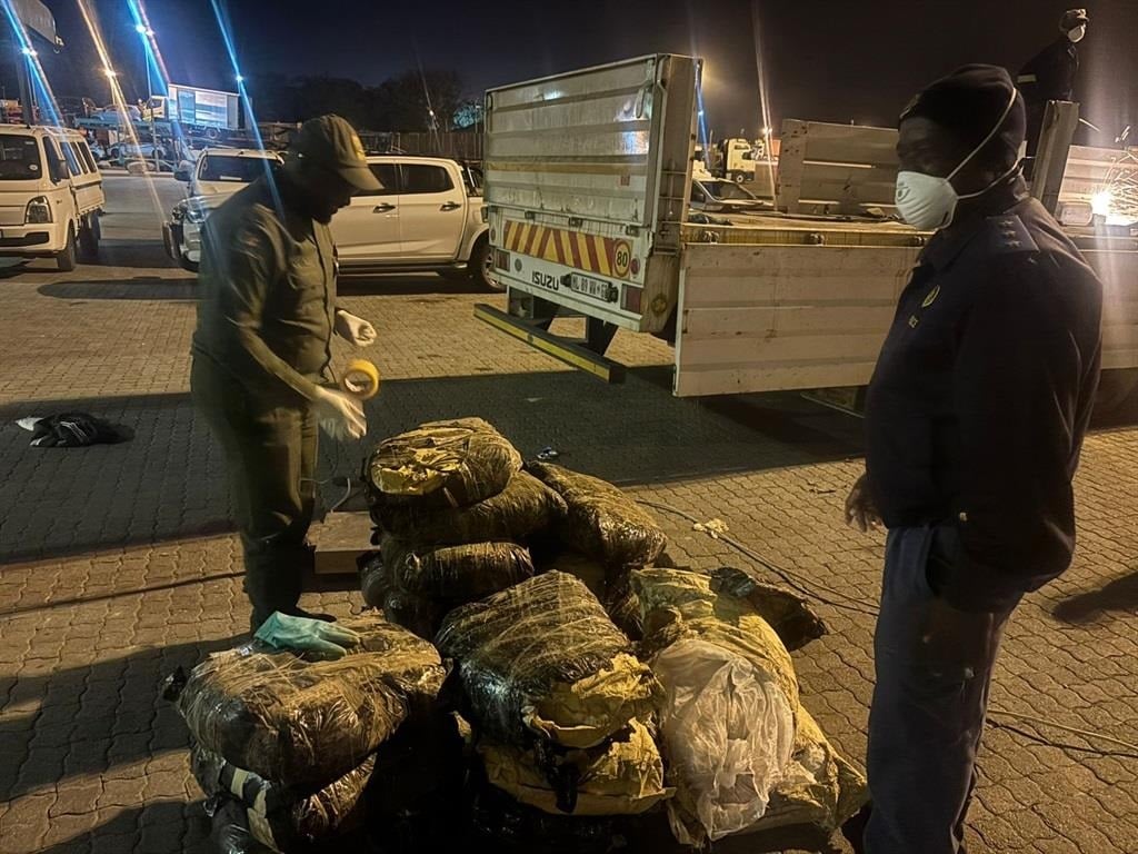 JUST IN: R1 billion drug bust at border post!