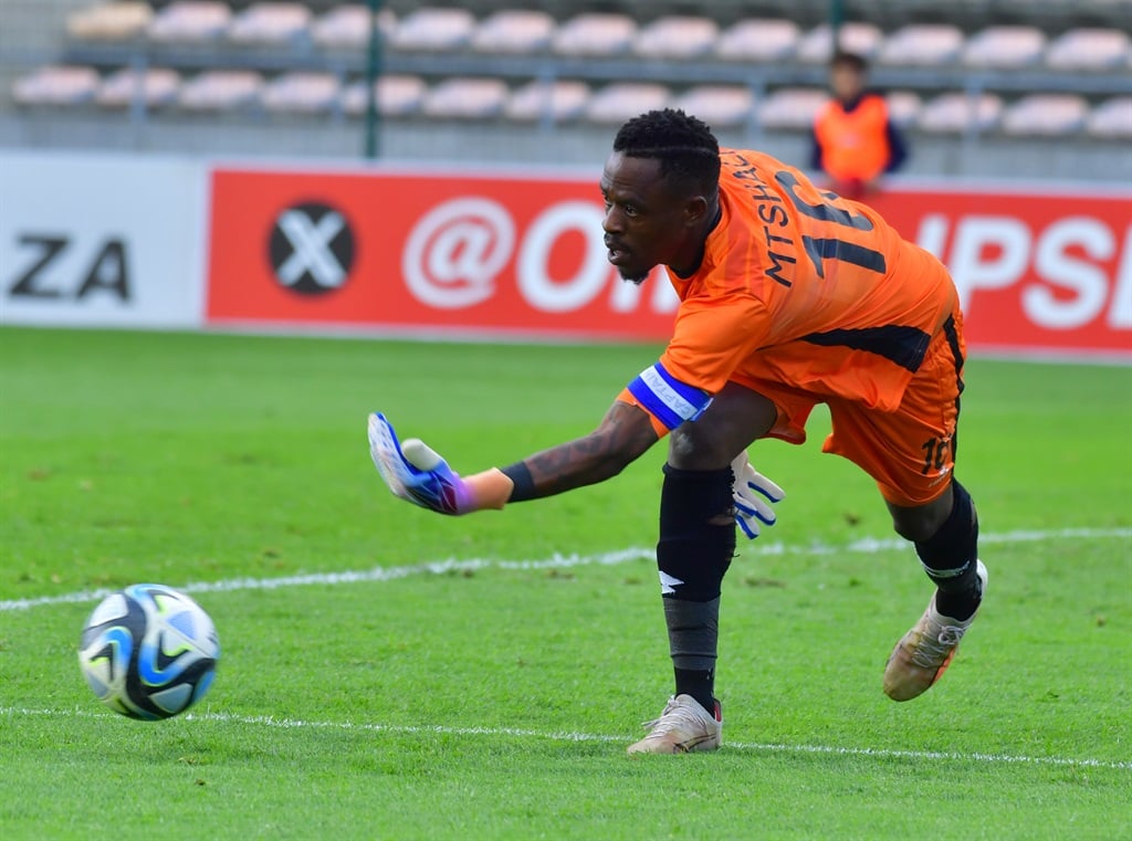 Soccer star quits diski for music!