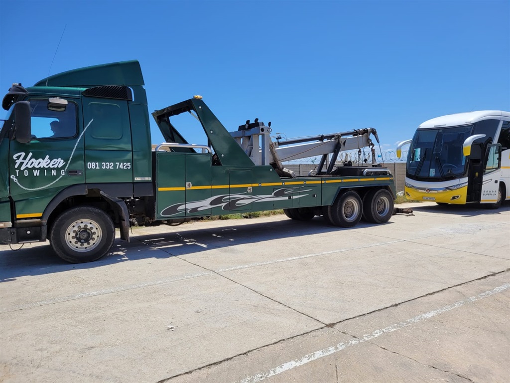 Luxury coach bus impounded on the M4 Freeway (Supplied)