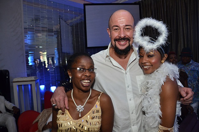 Kelly Khumalo with her mom and Jamie Bartlett on 1