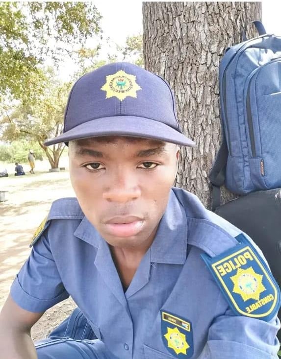 Constable Kwanele Dunga allegedly shot his girlfriend Nompumelelo Hlatswayo before killing himself.