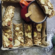 RECIPE | Breakfast bars with oats and dates