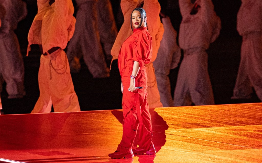 A Pregnant Rihanna Performs Super Bowl LVII Halftime Show: Watch – Rolling  Stone