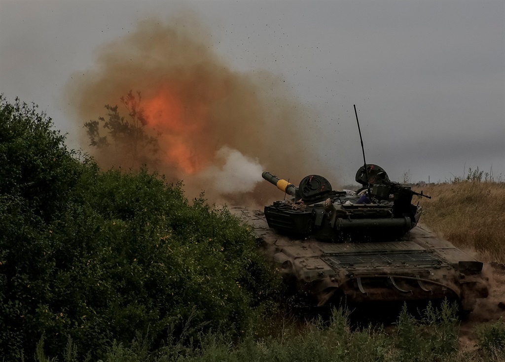 Oekraïense weermaglede vuur verlede week na Russiese troepe in die Donetsk-gebied. Foto: Reuters

